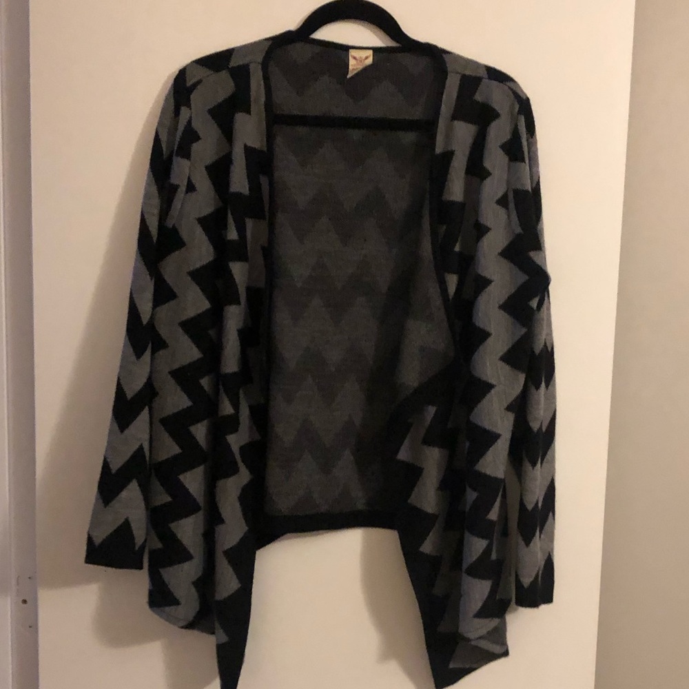 Zig-Zag Black and Grey Cardigan